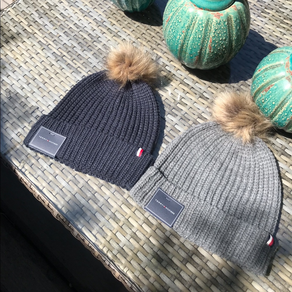 🤩Beautiful Hilfiger Beanie🌟 - Picture 2 of 5